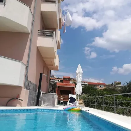 Apartmán Sea View With Swimming Pool Near *