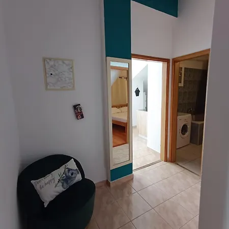 Apartment Sea View With Swimming Pool Near