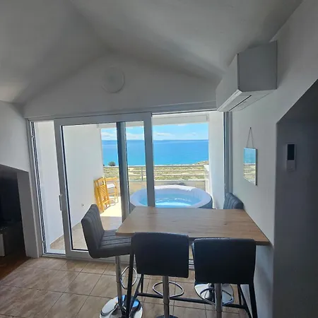 Sea View With Swimming Pool Near Apartmán Split