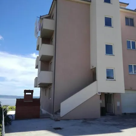Sea View With Swimming Pool Near Apartmán *